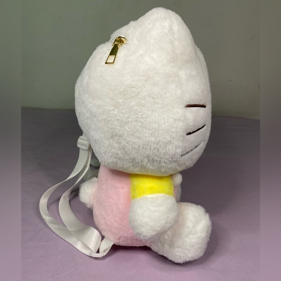 ‼️CLEARANCE‼️ 🩷🐱 Plush Hello Kitty Backpack - Picture 5 of 9